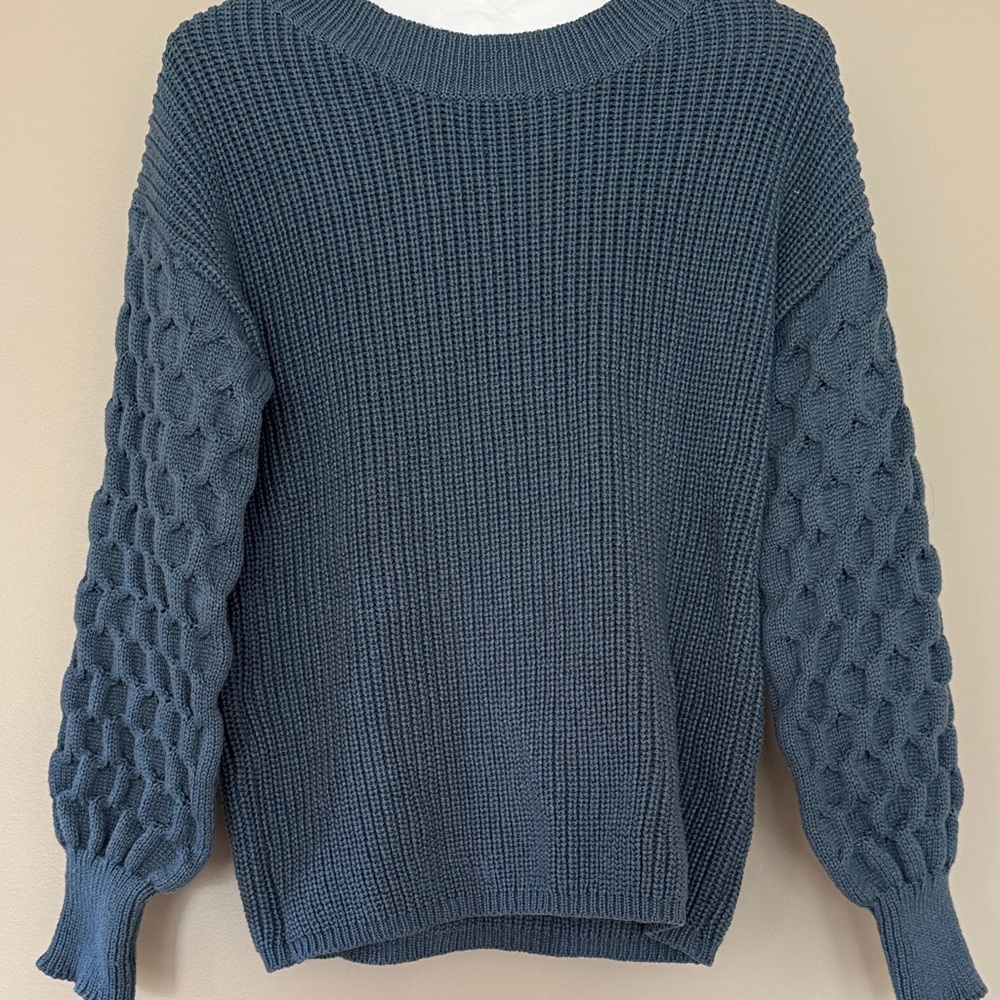 Pretty Garden Blue Textured Women's Sweater Size Small